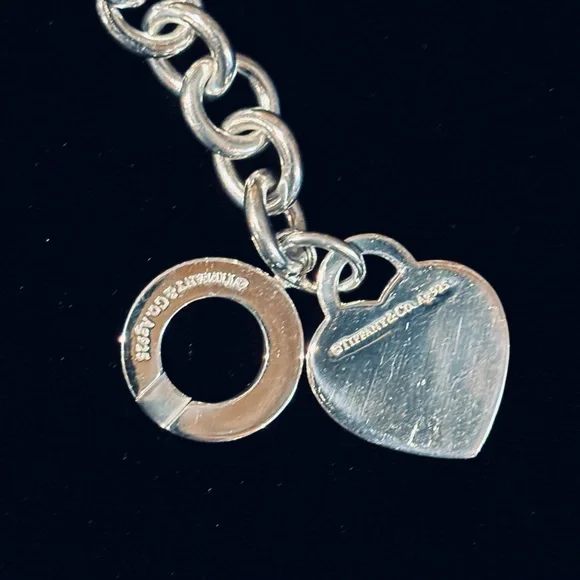 Return to Tiffany & Co. Silver Heart Charm Bracelet - Picture 5 of 9